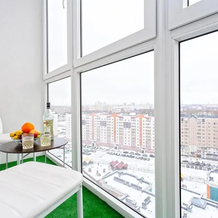 Roomer 33 *